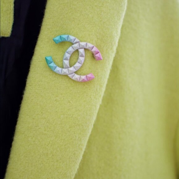 AUTHENTIC CHANEL CUBA Cruise Rainbow Brooch - Picture 2 of 5